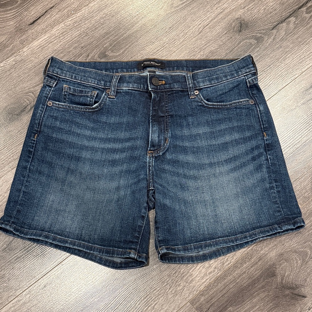 Banana Republic Dark Blue Jean Shorts Summer Essential Comfortable Casual